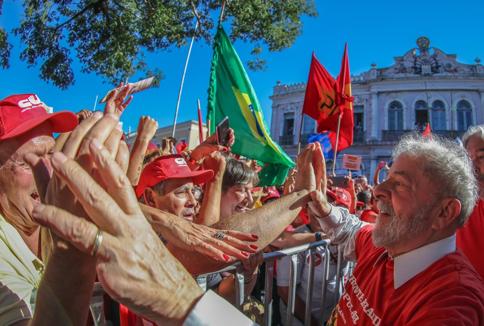 Pesquisa Datafolha mostra Lula ampliando vantagem para 2018