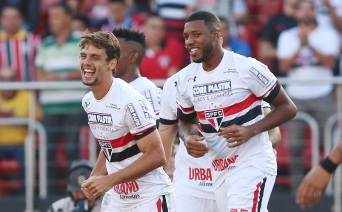 São Paulo derrota Linense e sai na frente por uma vaga na semifinal