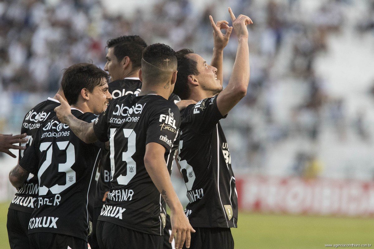 Corinthians abre larga vantagem na primeira final do Paulista