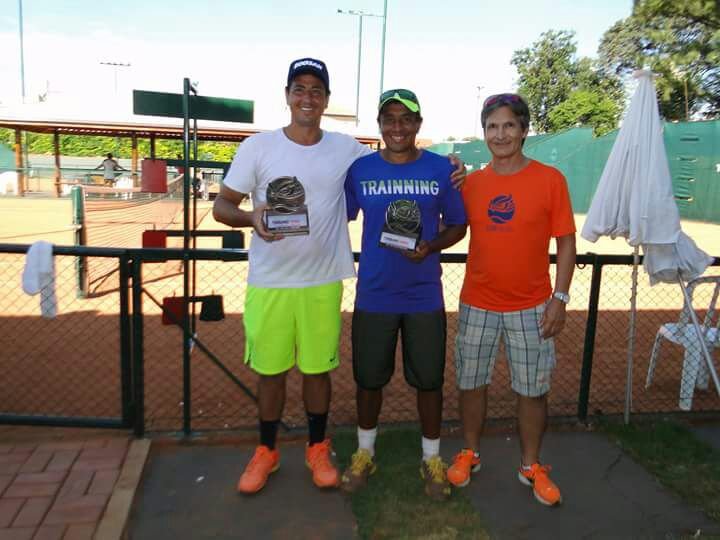 Tenistas da AAB são vice-campeões em Barra Bonita