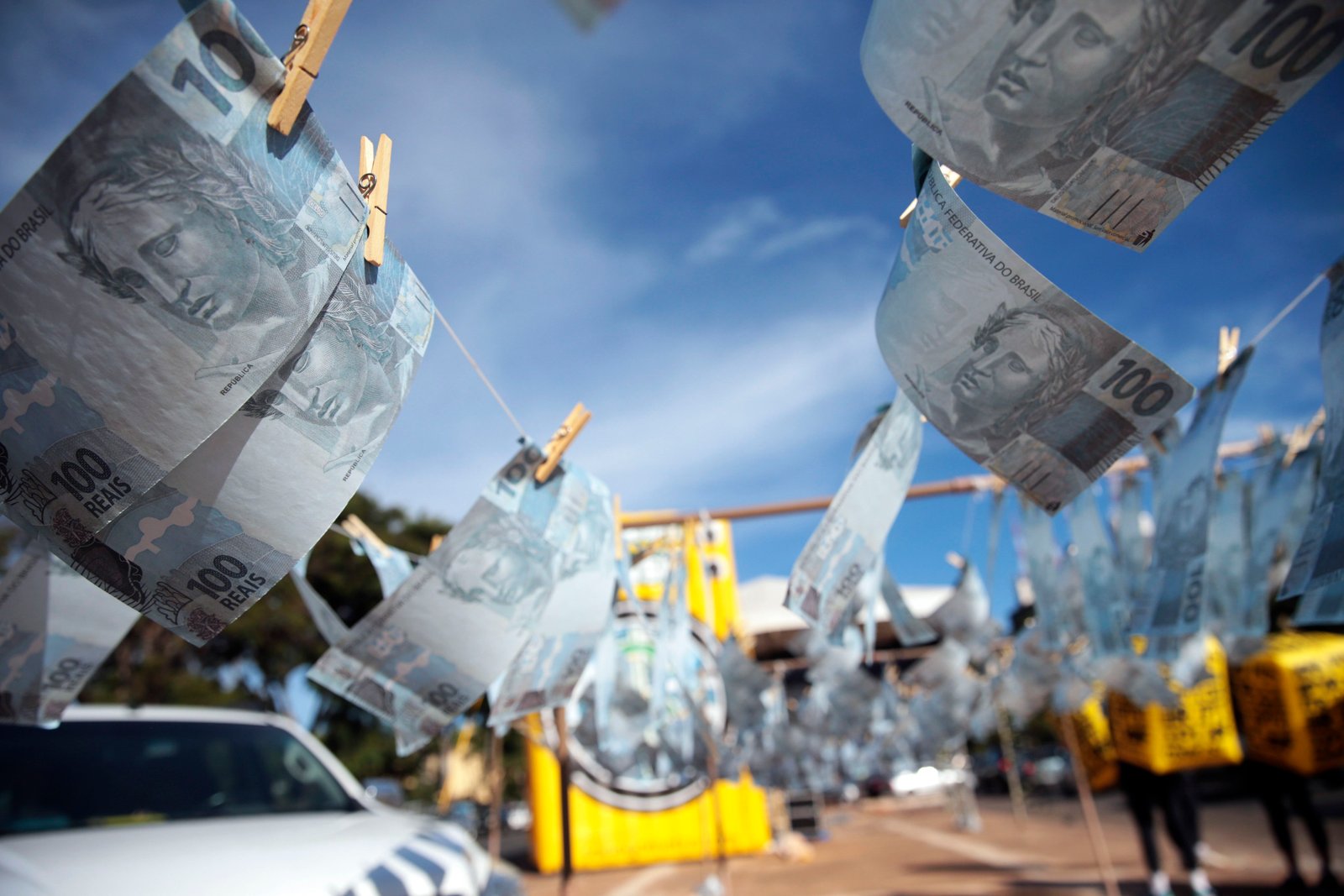 Contribuintes pagaram este ano R$ 603 bi em impostos, taxas e contribuições