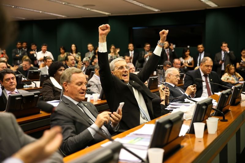 Comissão especial da Câmara aprova relatório da reforma trabalhista