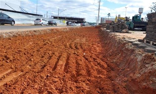 Interdição na Emílio Cani altera itinerário de duas linhas de ônibus