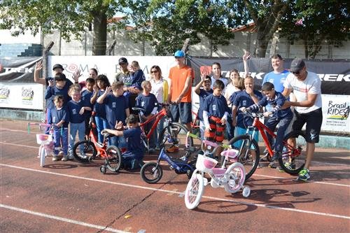 Projeto Bike traz nova motivação aos alunos da Escola Especial Nair Peres