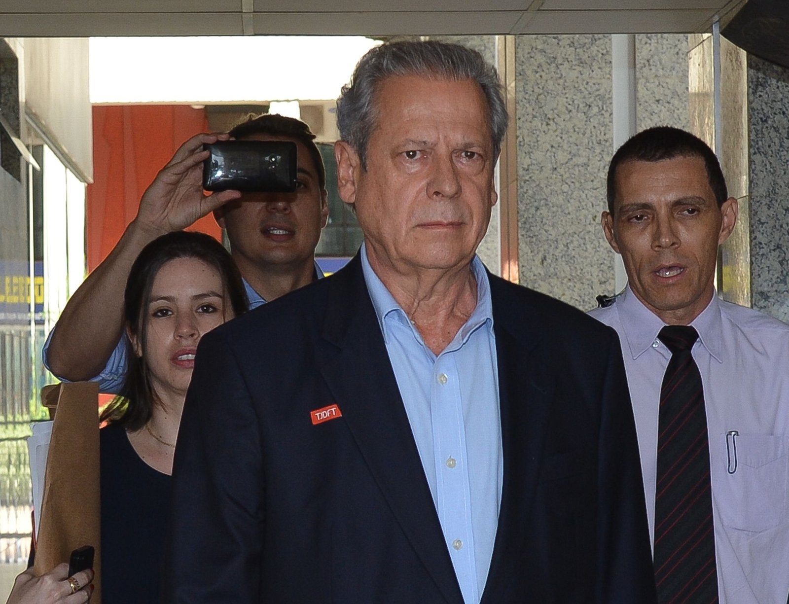 Moro determina que Dirceu deixe prisão com tornozeleira eletrônica