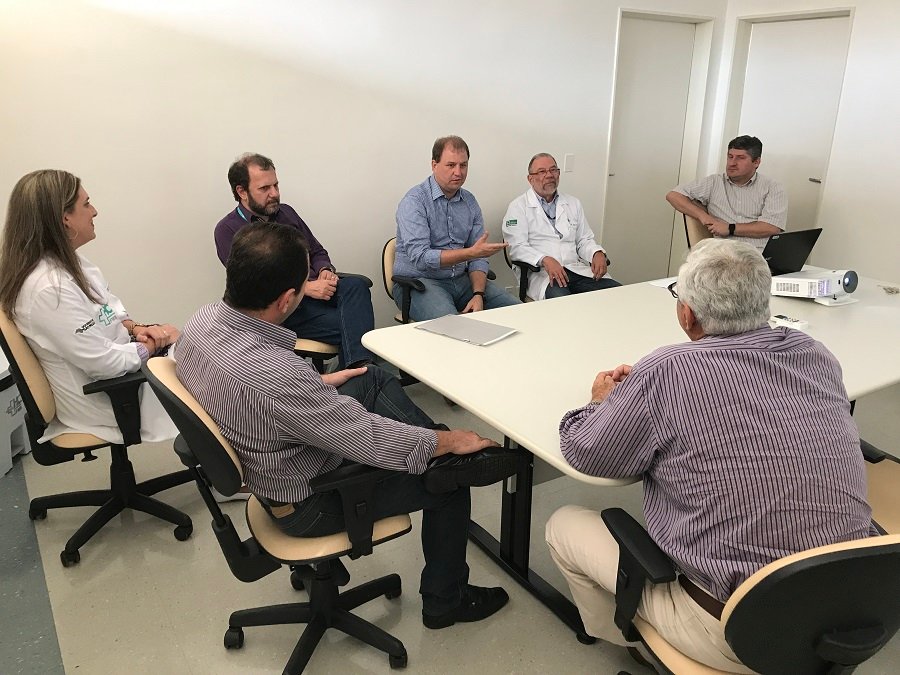 Pardini visita Hospital Estadual de Botucatu e reafirma parceria com Prefeitura