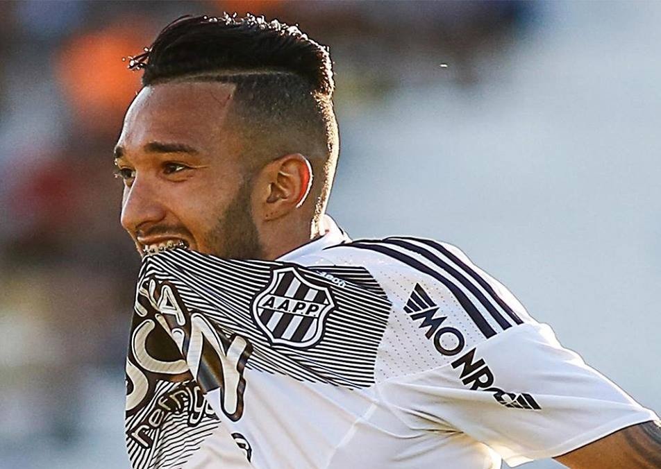 Em possível despedida, botucatuense Clayson brilha em vitória da Ponte Preta