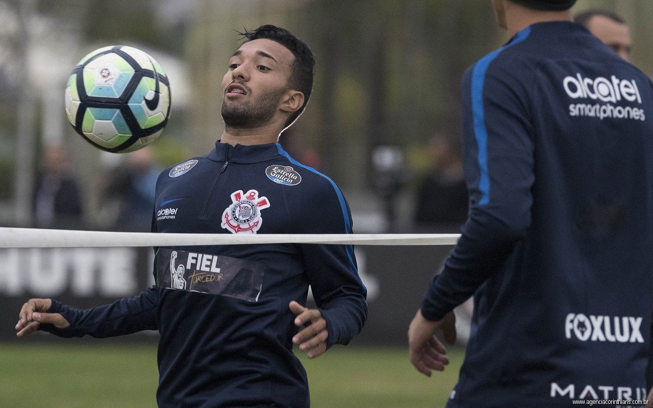 Botucatuense Clayson avalia 10 jogos com a camisa do Corinthians