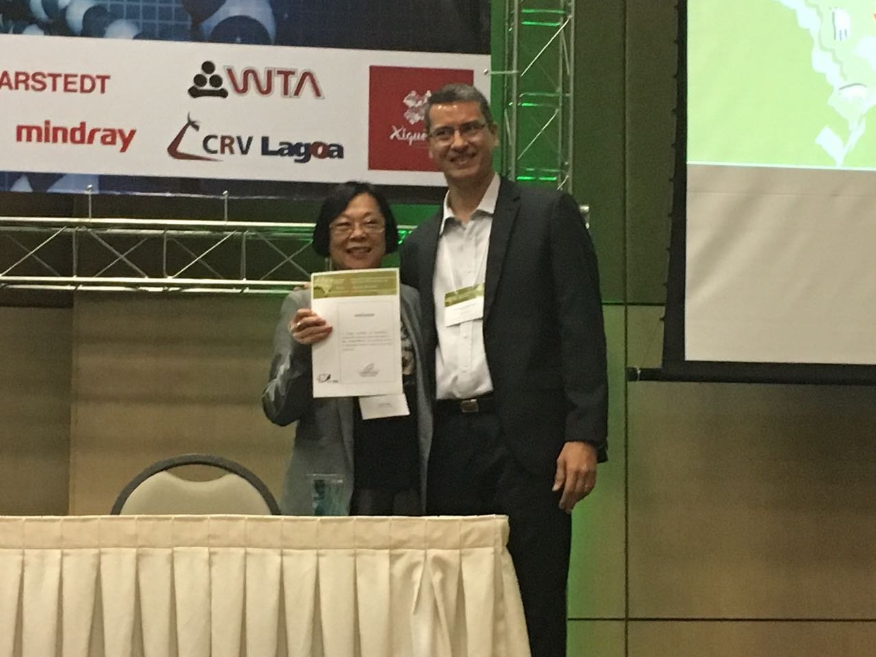 Professoras da FMVZ/Unesp são homenageadas pelo Colégio Brasileiro de Reprodução Animal.