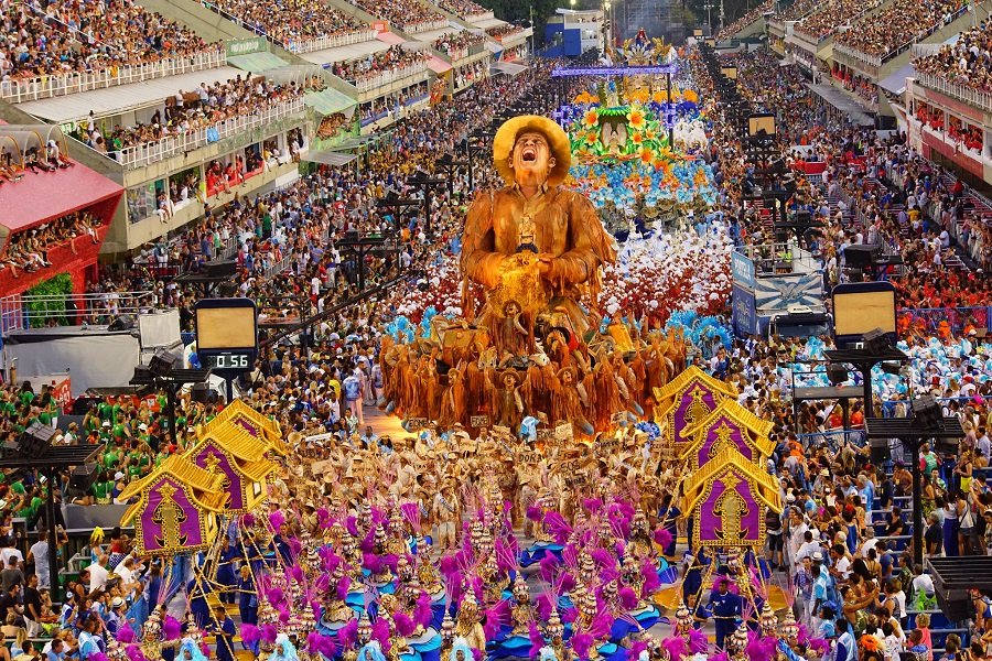 Carnaval deve movimentar R$ 6 bi e gerar 20 mil empregos, estima CNC