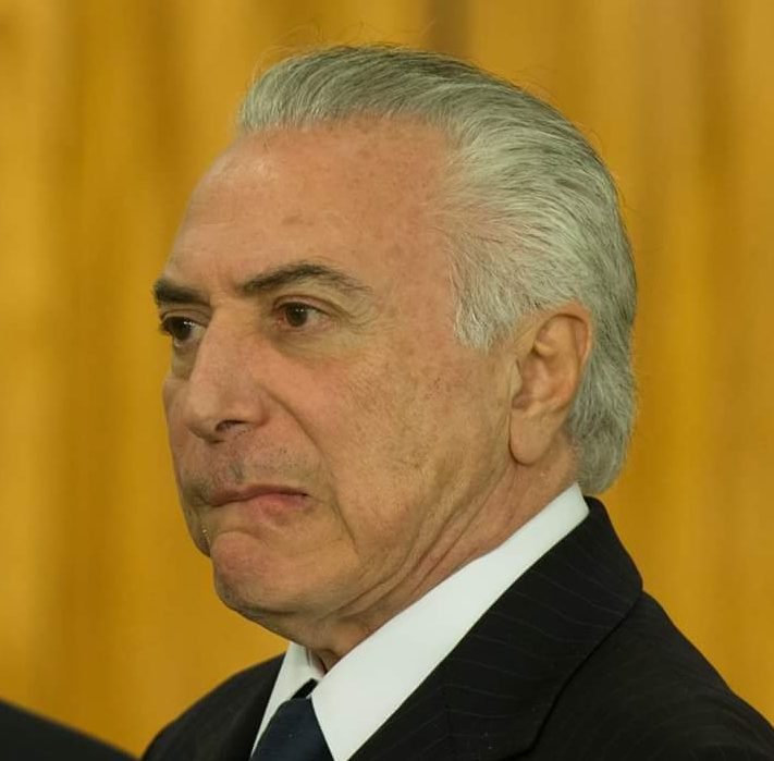 OPINIÃO | Enquanto uns vendem lenço, outros lutam: falando de corda em casa de enforcado