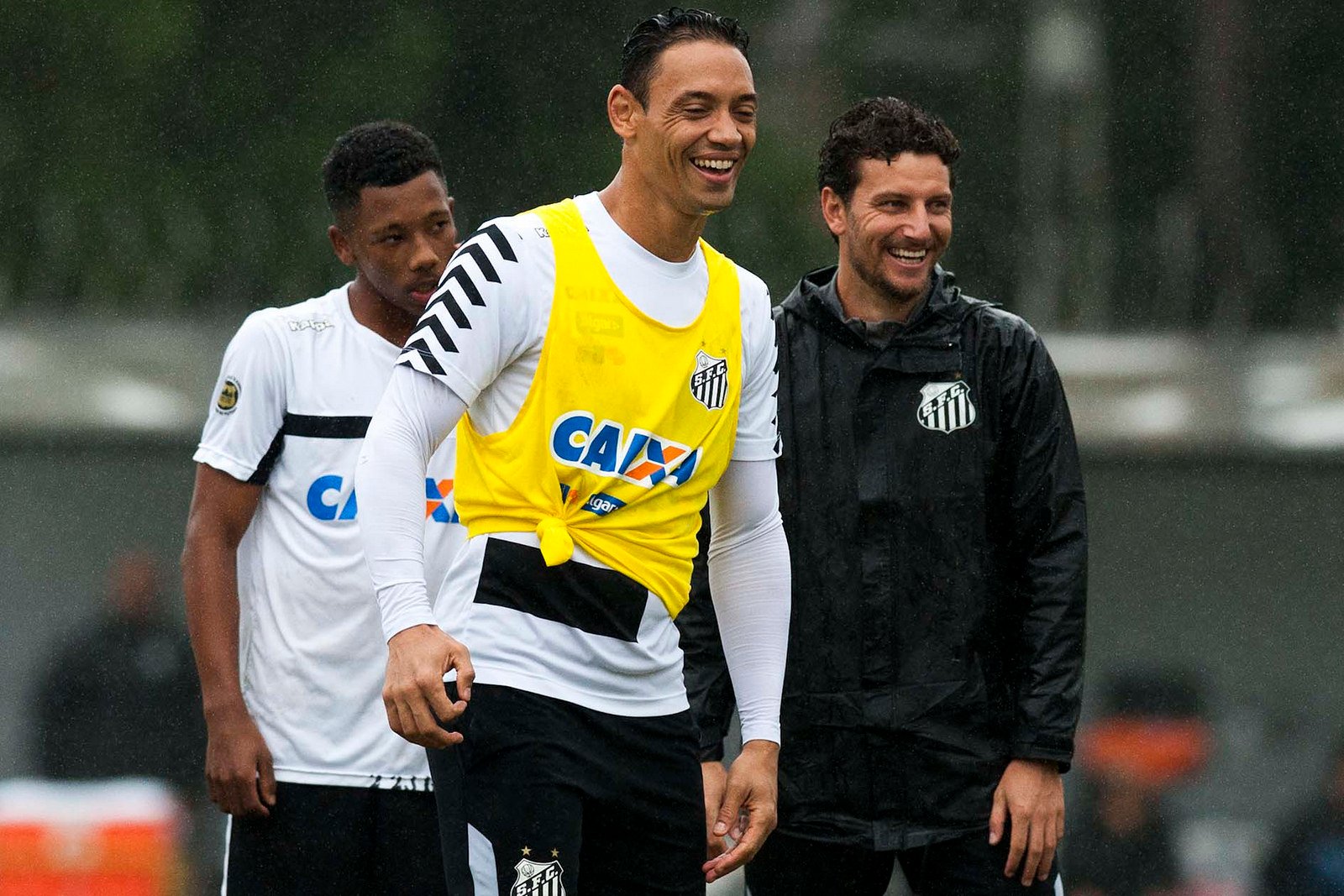 Santos abre a 10ª rodada buscando consolidar no G-4 do Brasileirão