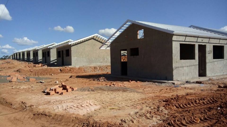 Governo anuncia construção de mais 50 mil casas populares