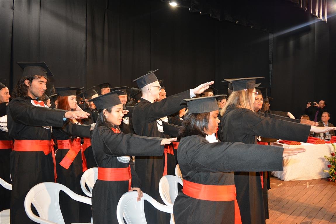 Botucatu forma mais 75 alunos no sistema de Ensino de Jovens e Adultos