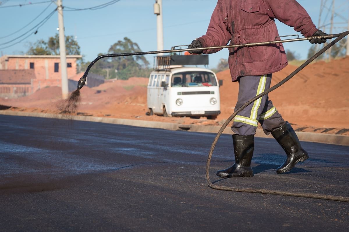 Duplicação: Gastão Dal Farra começa a receber massa asfáltica