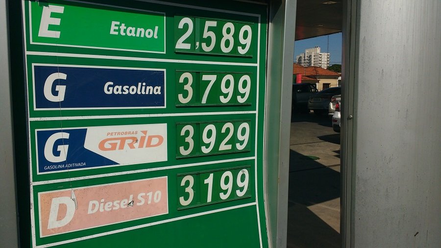 Combustíveis têm preços reajustados em Botucatu; gasolina passa dos R$ 3,80 e etanol encosta nos R$ 2,60