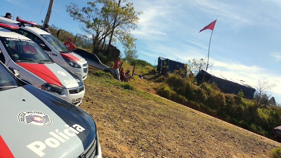 Movimento ocupa terreno próximo ao Fórum de Botucatu