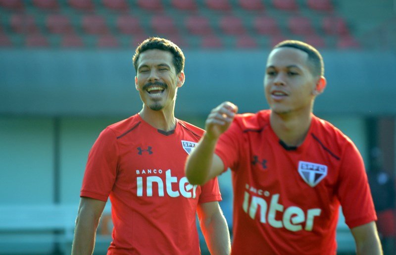 Na reestreia de Hernanes, São Paulo enfrenta o Botafogo