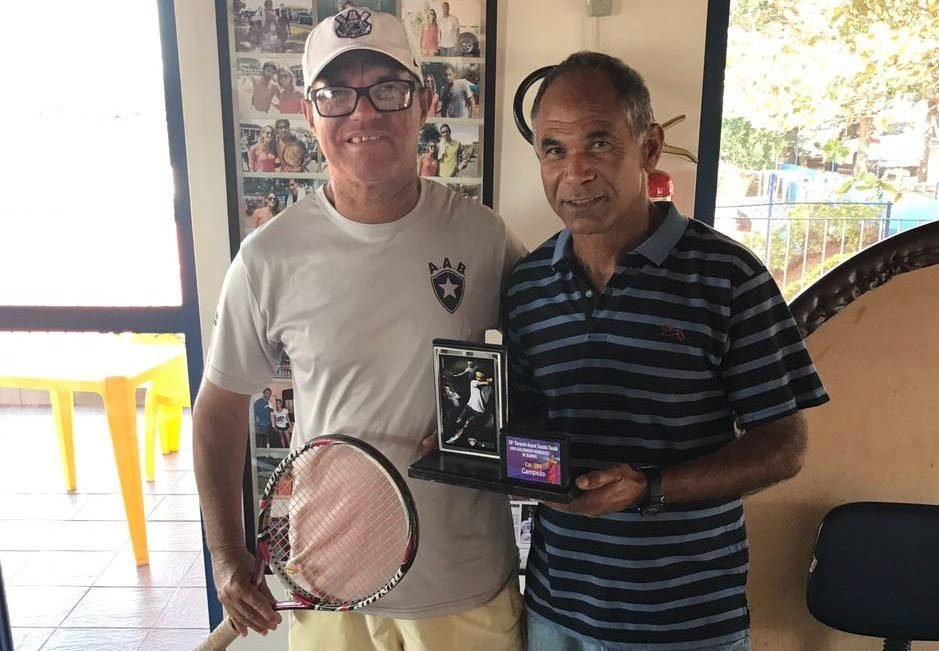 João Nazário retorna às quadras de tênis com título