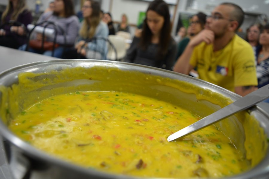 Merenda escolar reduz consumo de alimentos ultraprocessados entre adolescentes