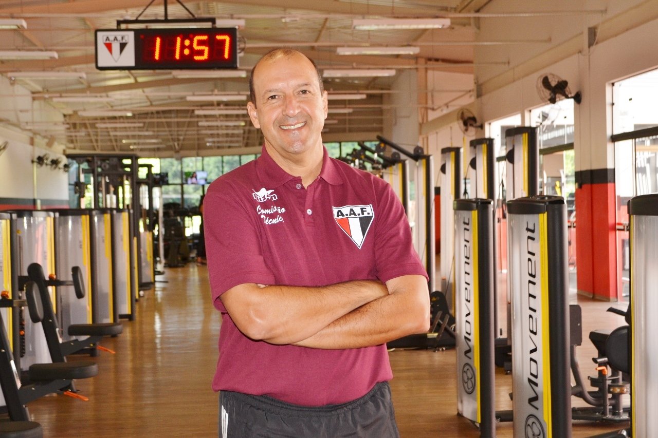João Chavari se afasta da presidência da Ferroviária; Rubens de Almeida assume o cargo
