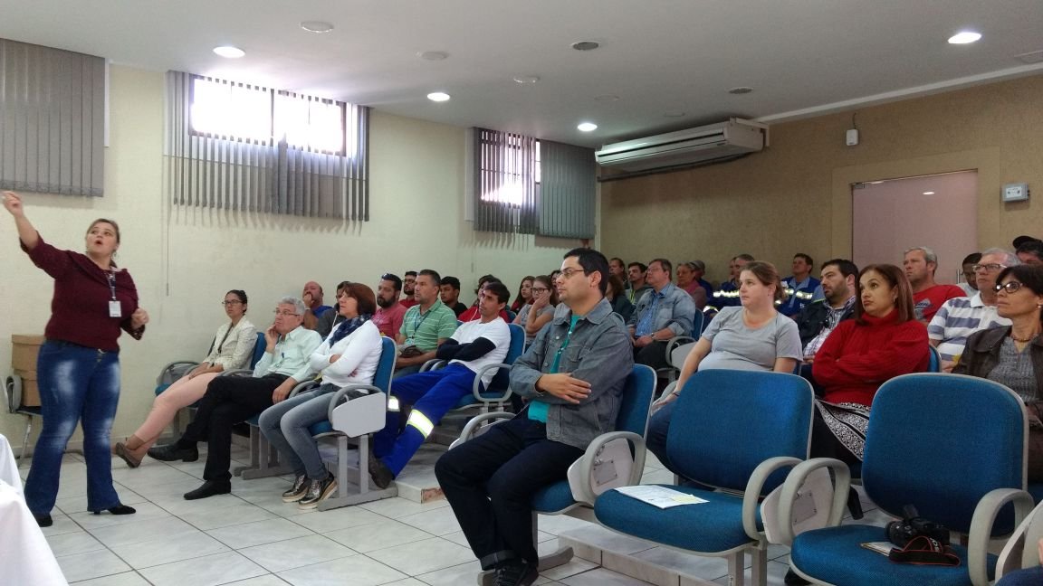 Funcionários da Sabesp recebem orientações sobre direção defensiva