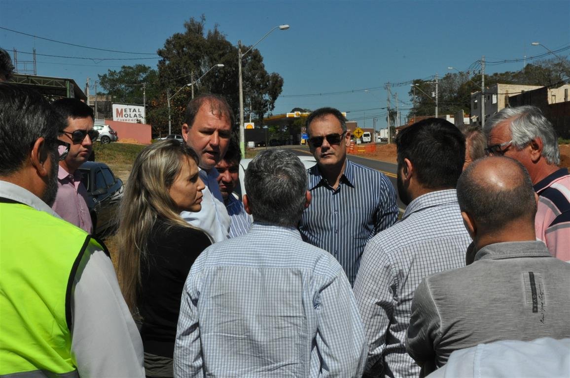 Reunião na Gastão Dal Farra encaminha liberação de embargo da obra de revitalização