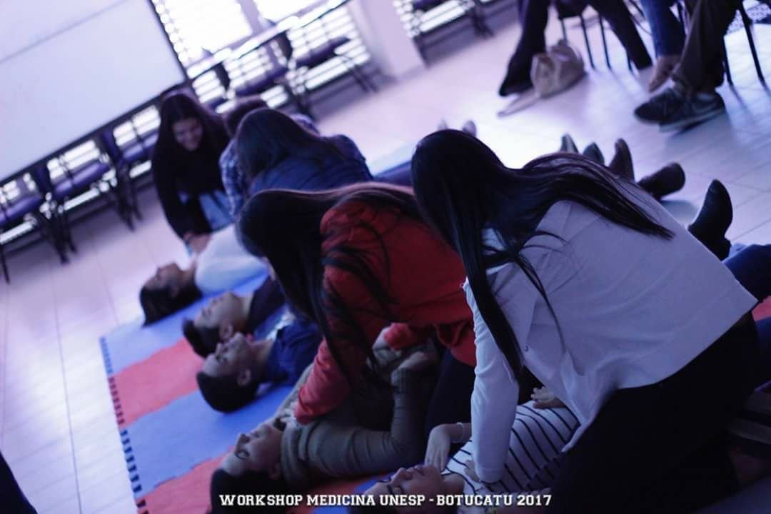 Mais de 500 alunos participaram de workshop de medicina na Unesp de Botucatu