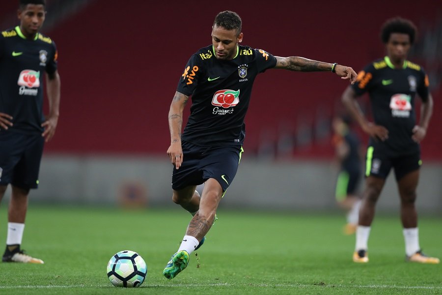 Brasil reencontra Equador um ano depois da estreia vitoriosa de Tite