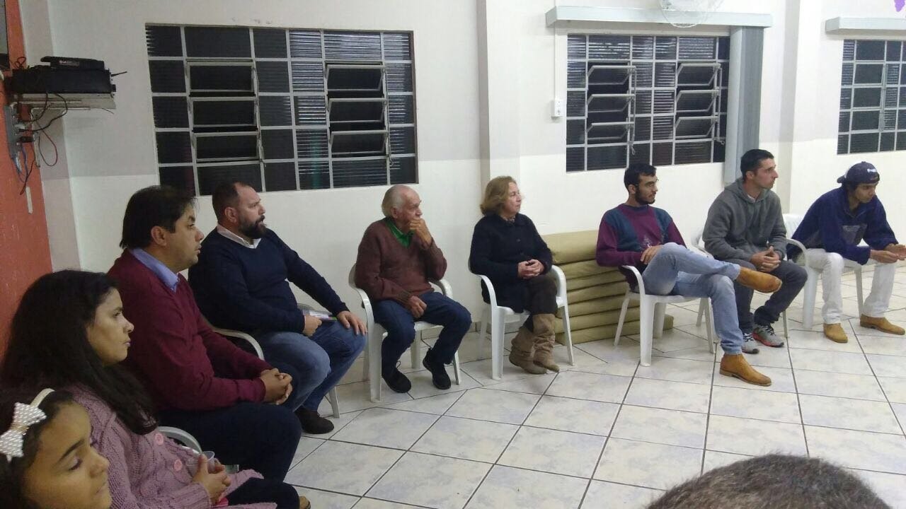 Secretário de Participação Popular se reúne com moradores do Convívio