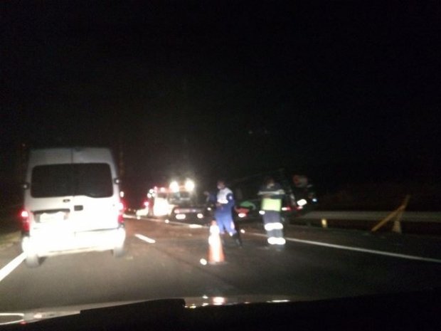 Acidente com van que transportava estudantes deixa feridos e causa congestionamento na Rondon