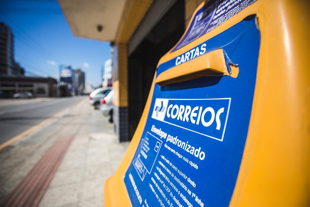 Correios abre inscrições para estágio em Administração e Direito