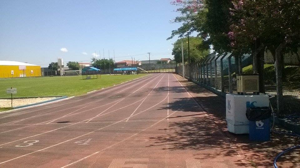 Desconhecidos fogem após flagra de consumo de maconha no Inca; um deixa telefone celular cair