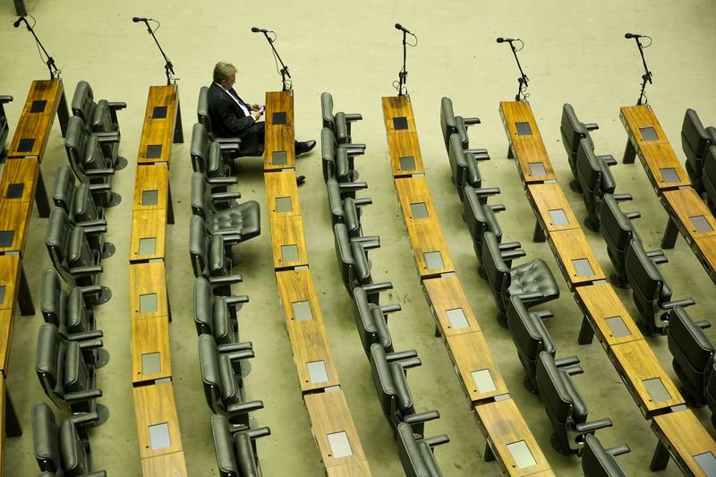 Cláusula de barreira atingiu sete candidatos do PSL; partido de Bolsonaro