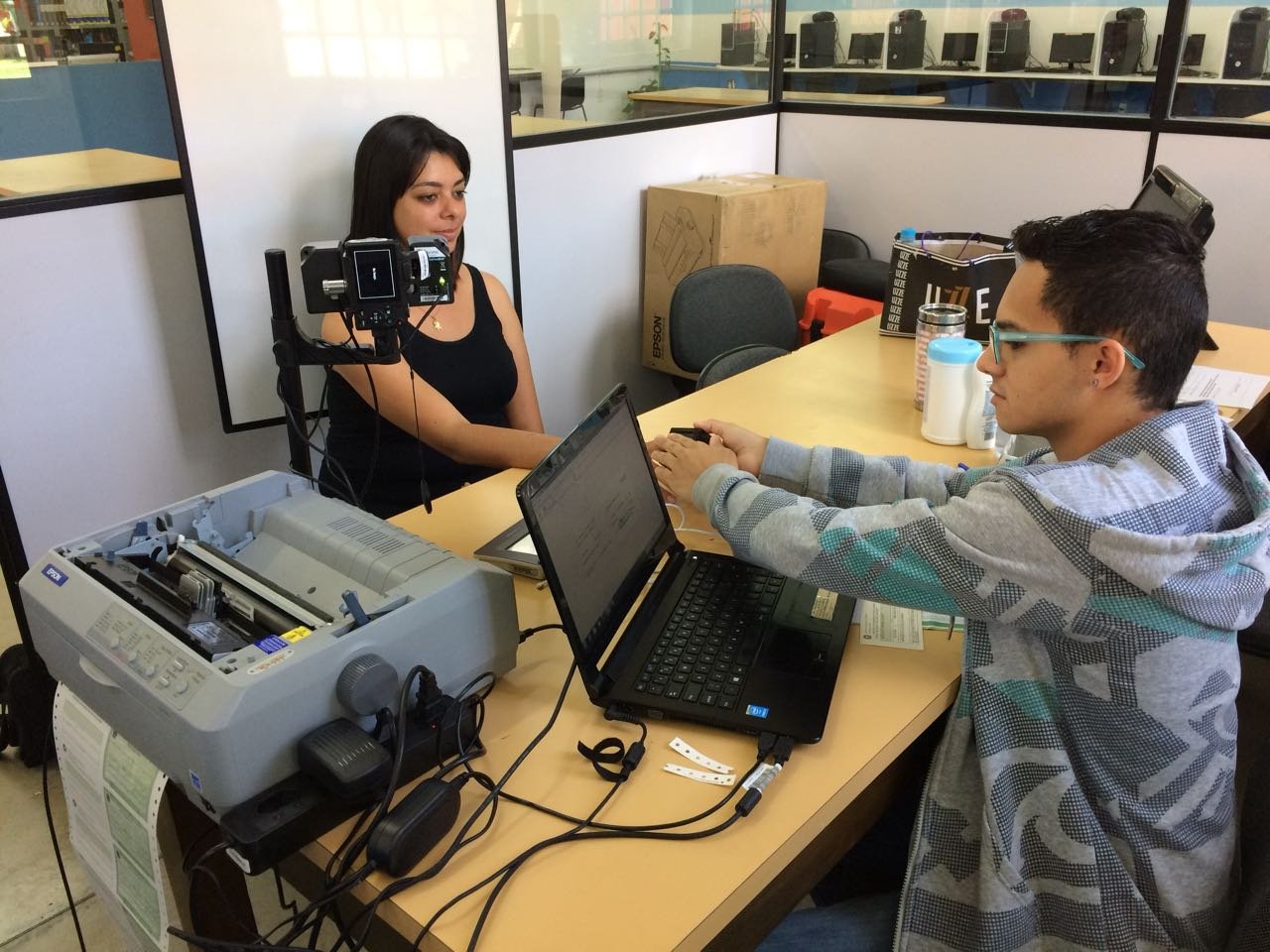 Cartório Eleitoral vai às escolas para ampliar o recadastramento biométrico