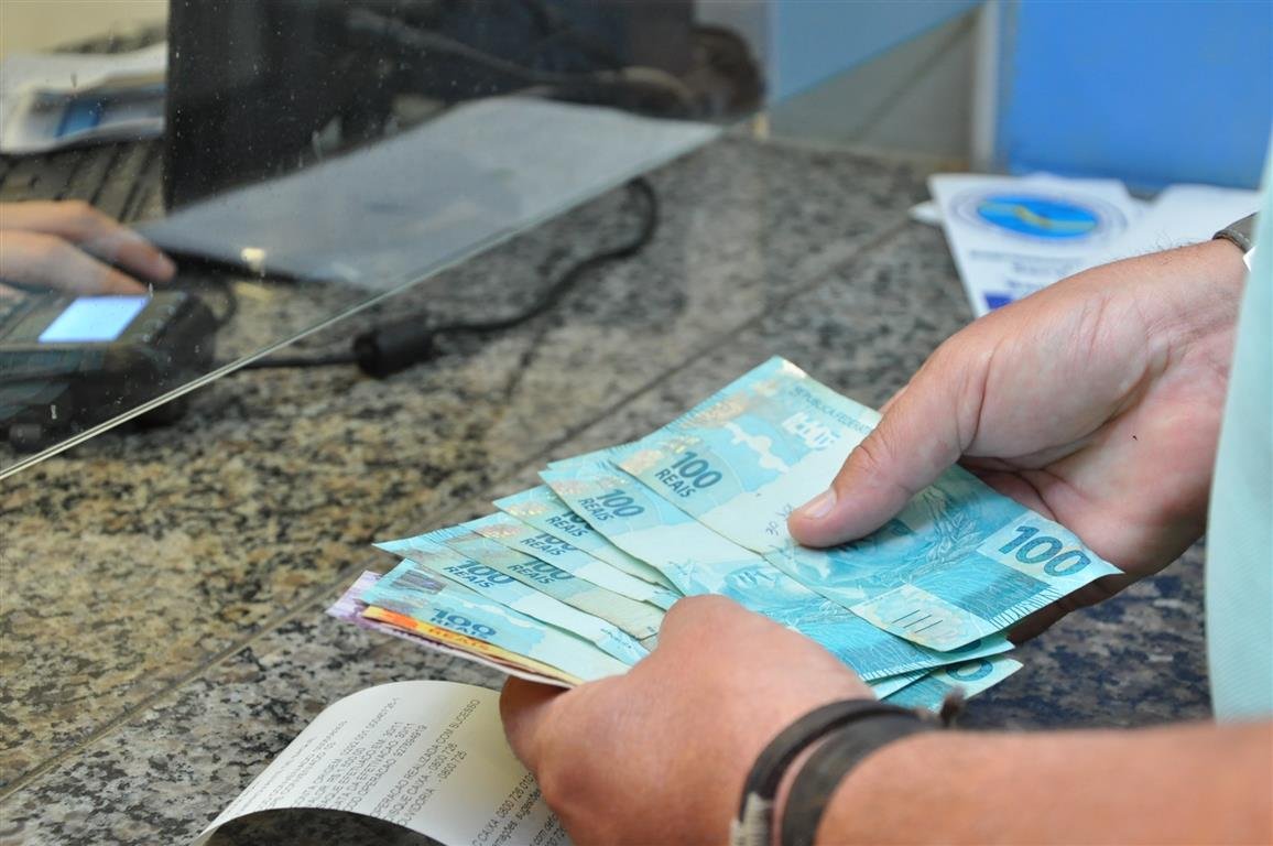 Prefeitura paga 13º salário em parcela única nesta quinta, 30