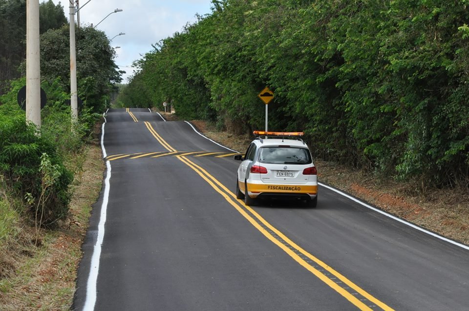 Realizada com mão de obra própria, revitalização da estrada da Mina é entregue
