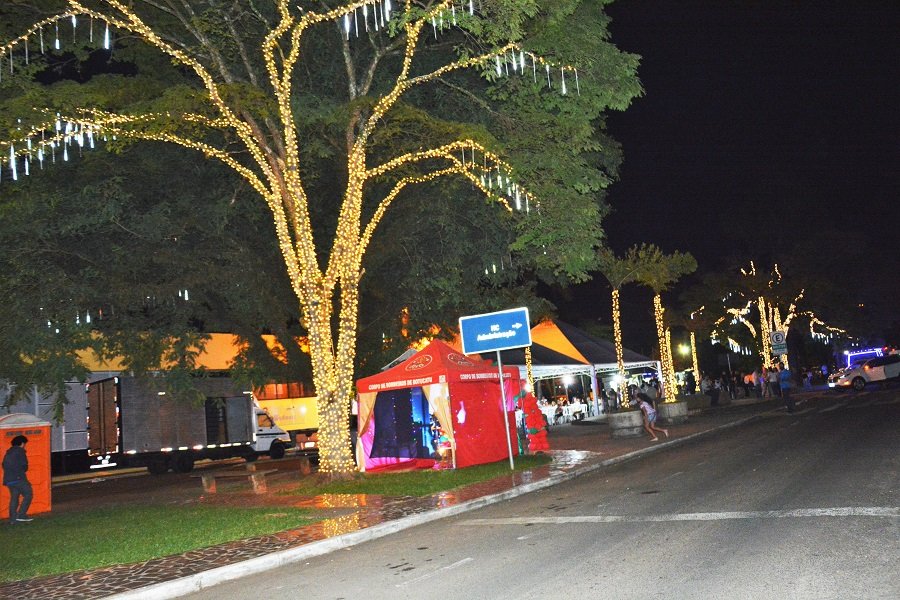 Hospital das Clínicas promove jantar beneficente para iluminação de Natal