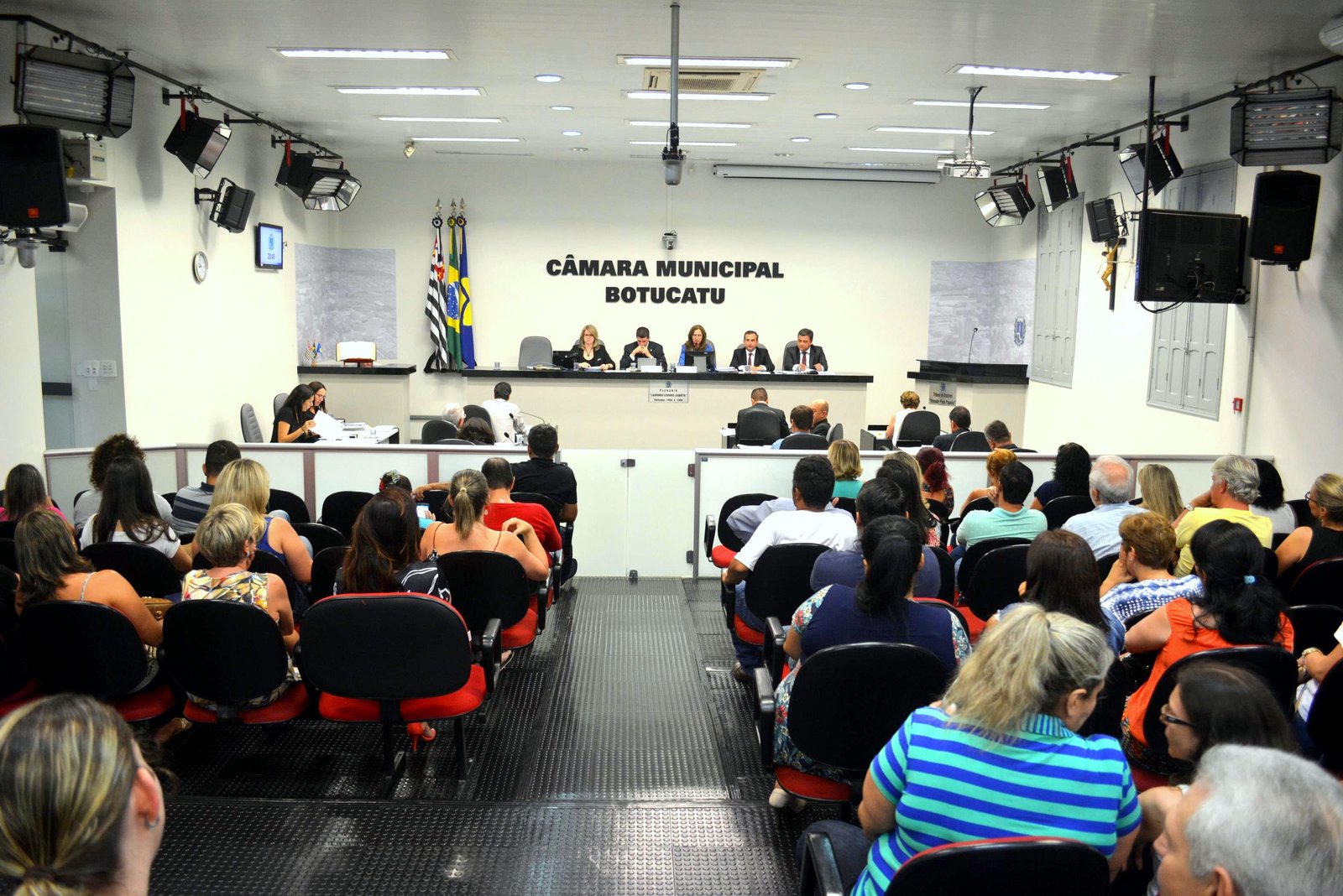 Câmara aprova a concessão do abono do Fundeb aos profissionais da Educação