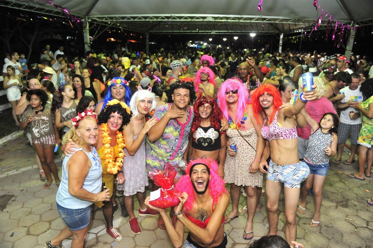 Desfile de blocos abrirá o Carnaval 2018 de Botucatu neste sábado (27)