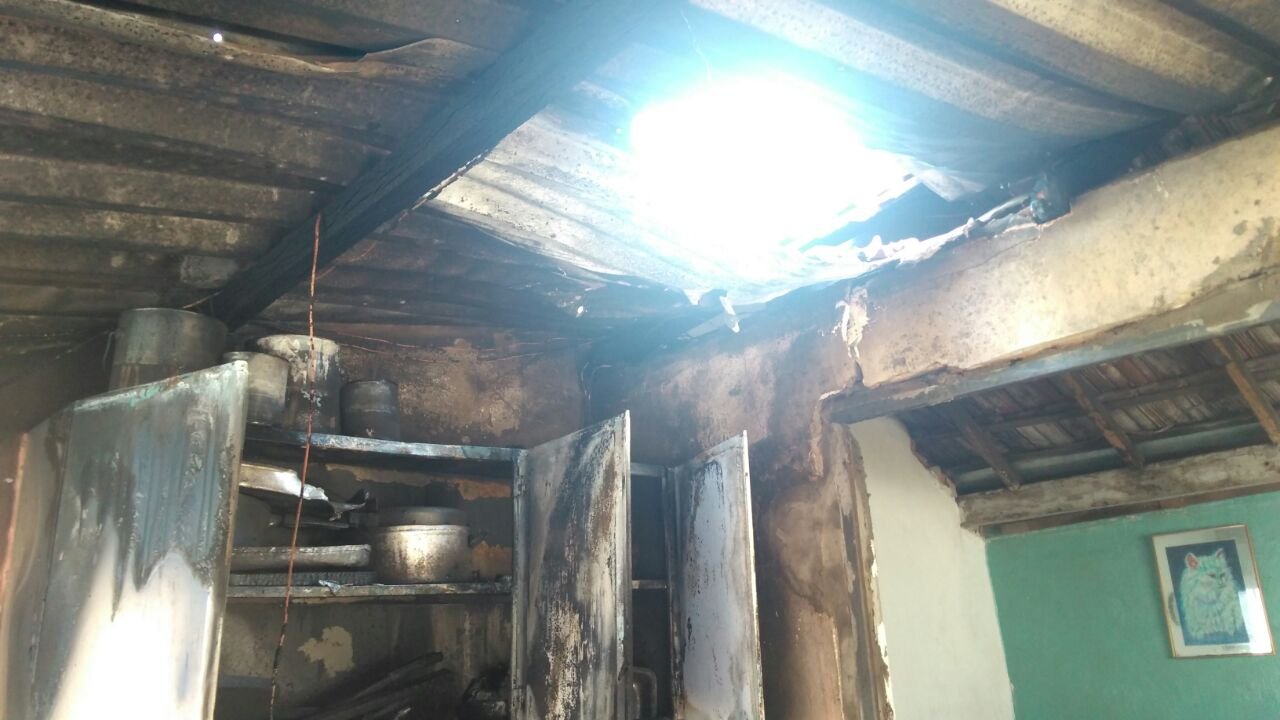 Incêndio destrói parte de residência no Jardim Bandeirante