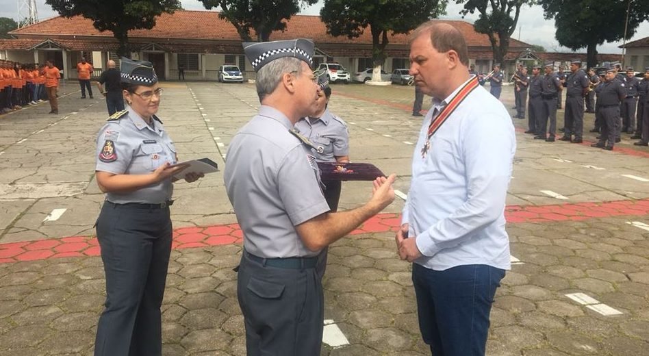 Pardini recebe homenagem da Polícia Militar