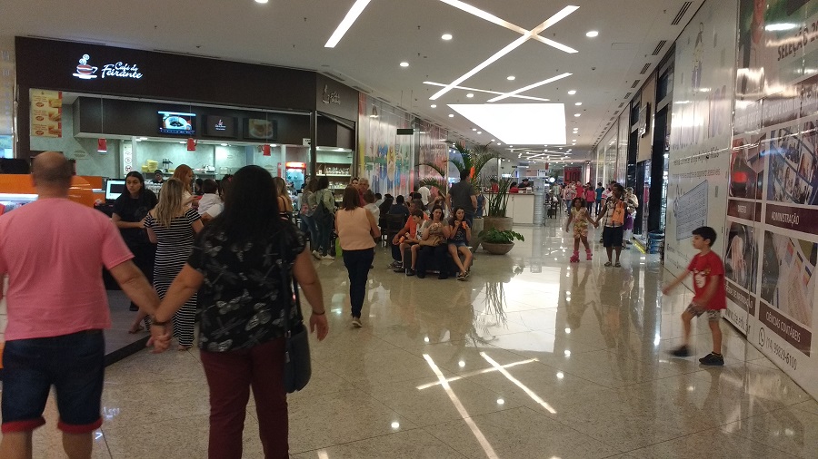 Shopping informa horário estendido para o final de ano