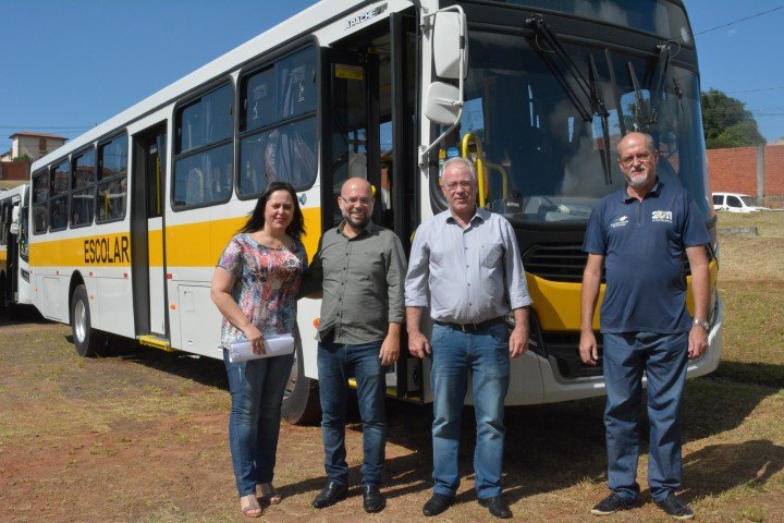 Comitiva de Goiás conhece sistema educacional de Botucatu