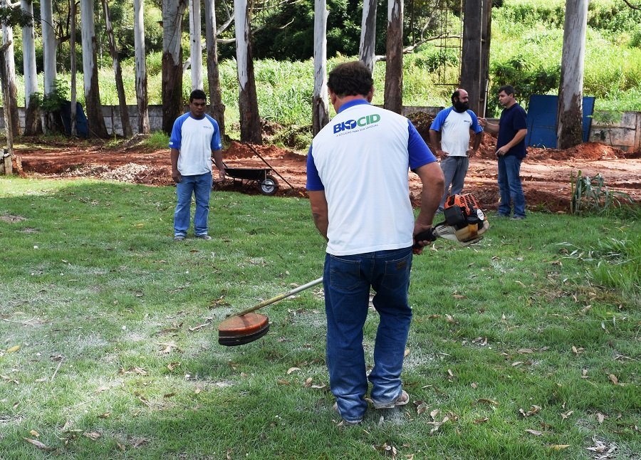 São Manuel: campo do Estádio Municipal passa por reforma