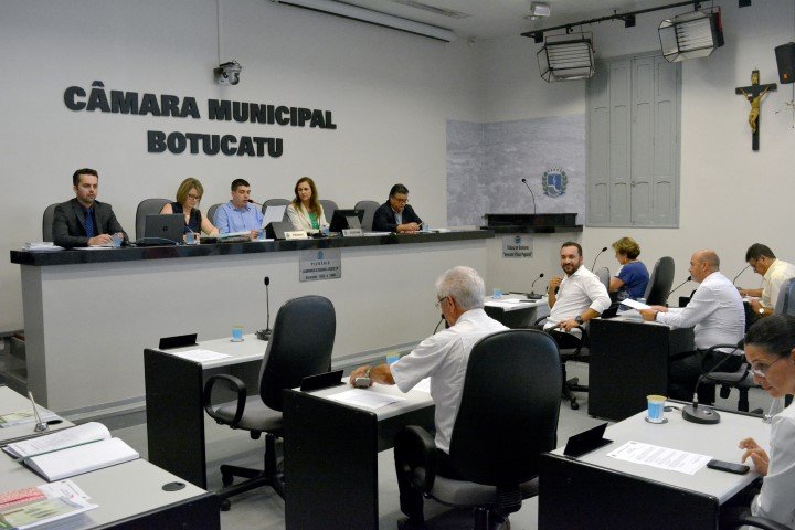 Câmara Municipal aprova criação de 60 novas vagas para a Educação