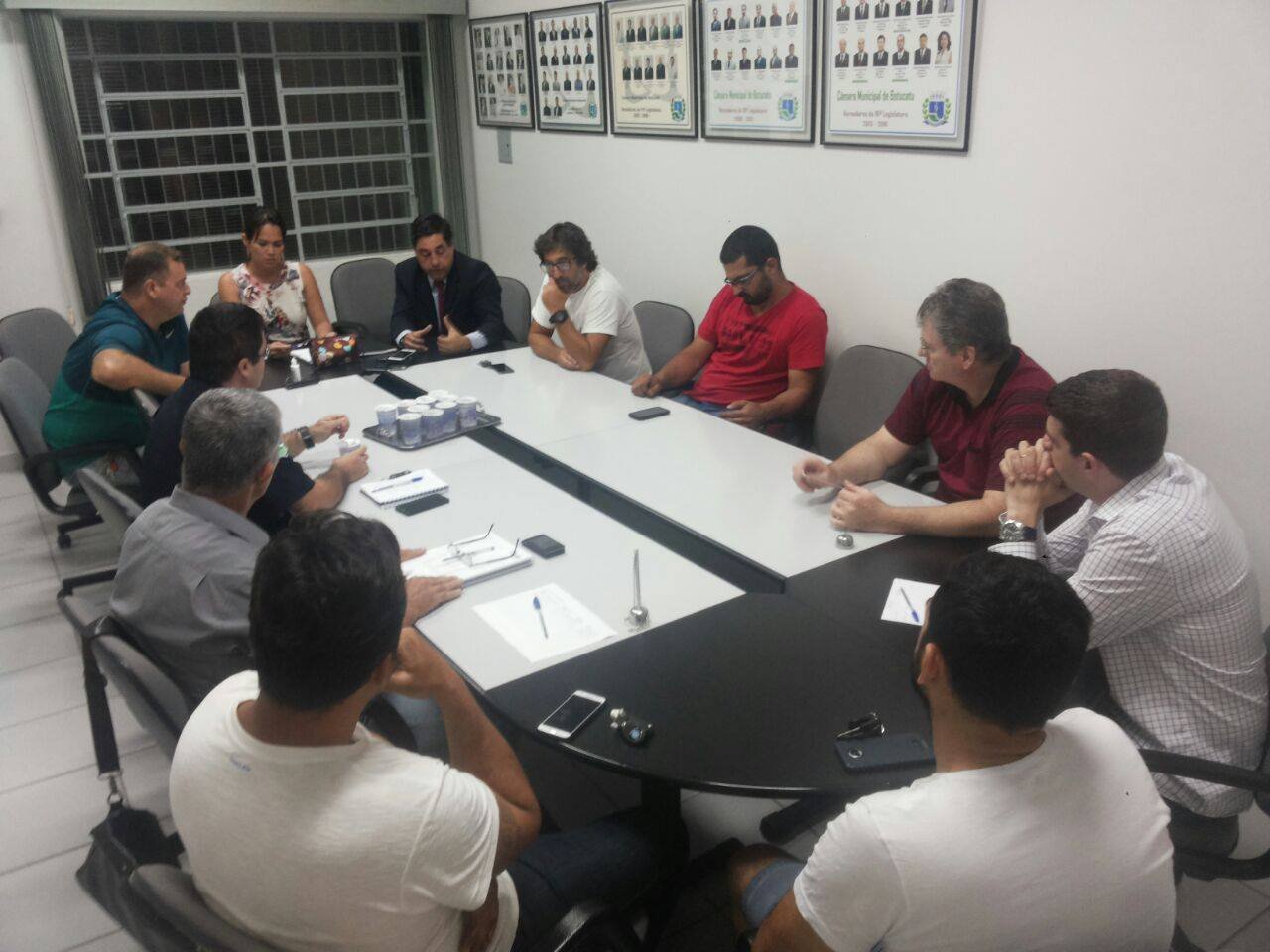 Reunião debate minimização dos impactos ambientais por trilheiros em áreas verdes do Município