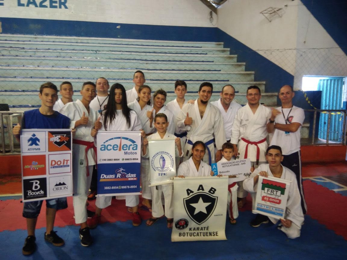 Karatê de Botucatu conquista 12 medalhas em torneio da FPK