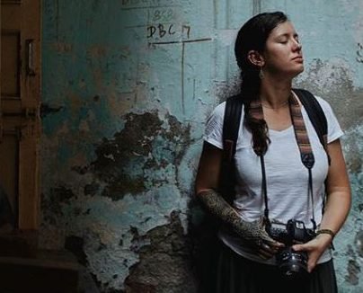 Fotógrafa botucatuente expõe trabalhos temáticos ao mês da mulher