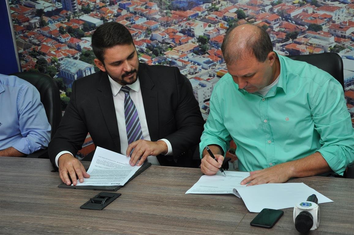 Prefeitura assina contrato de mais 492 unidades habitacionais no Cachoeirinha